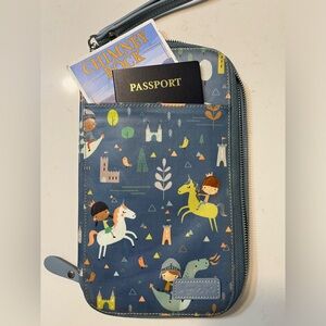 House of Flynn Dragons Unicorn travel wallet